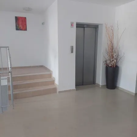 Premium Mountain 40 Semiramida Gardens