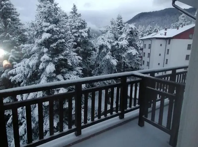 Premium Mountain 40 Semiramida Gardens Apartament *